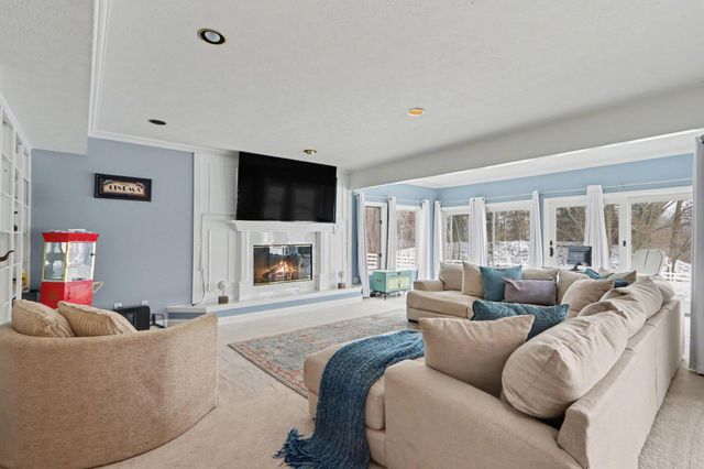 9209 W L Avenue W, Oshtemo Twp, MI 49009