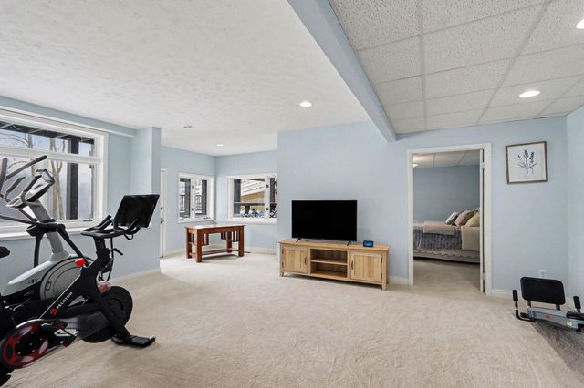 9209 W L Avenue W, Oshtemo Twp, MI 49009