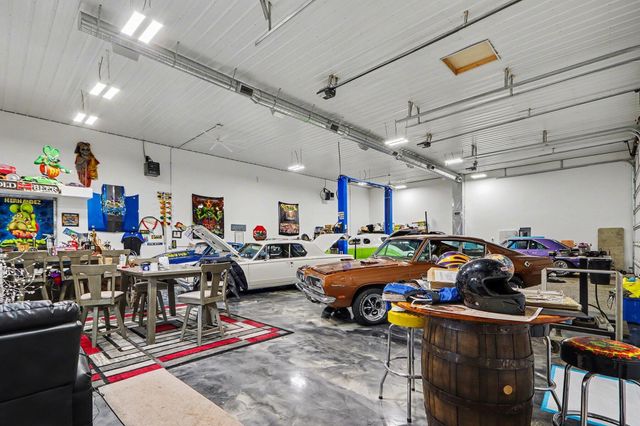 9209 W L Avenue W, Oshtemo Twp, MI 49009