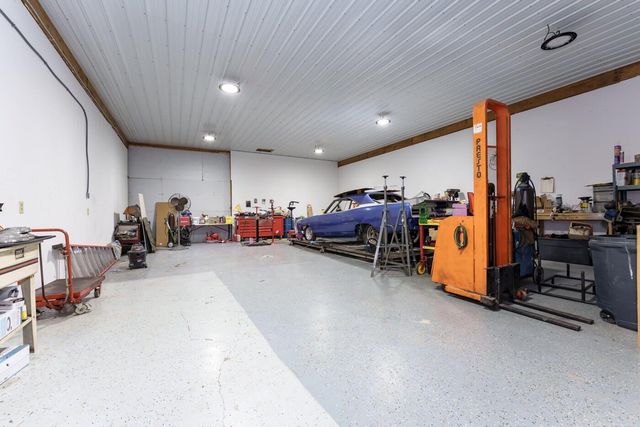 9209 W L Avenue W, Oshtemo Twp, MI 49009