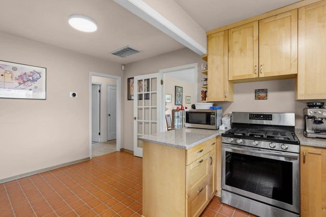 605 Elkader Street, Ashland, OR 97520