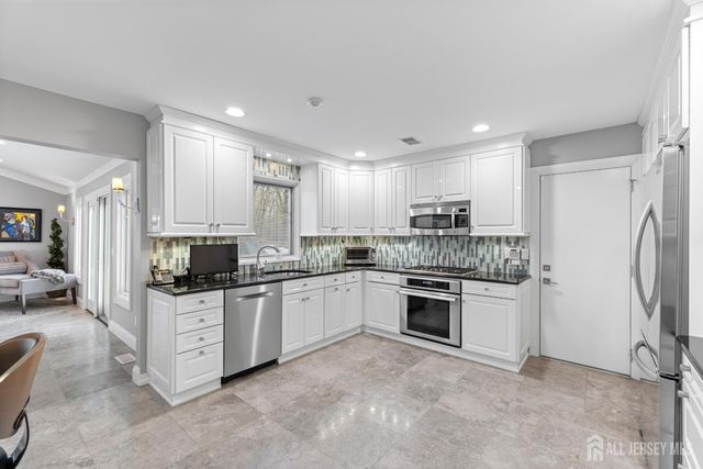 8 Willow Ridge Court, Old Bridge, NJ 08857