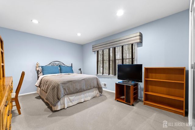 8 Willow Ridge Court, Old Bridge, NJ 08857