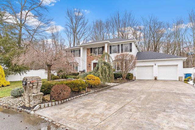 8 Willow Ridge Court, Old Bridge, NJ 08857