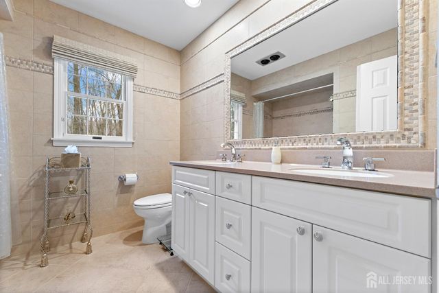 8 Willow Ridge Court, Old Bridge, NJ 08857