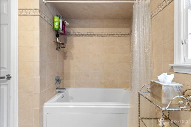 8 Willow Ridge Court, Old Bridge, NJ 08857