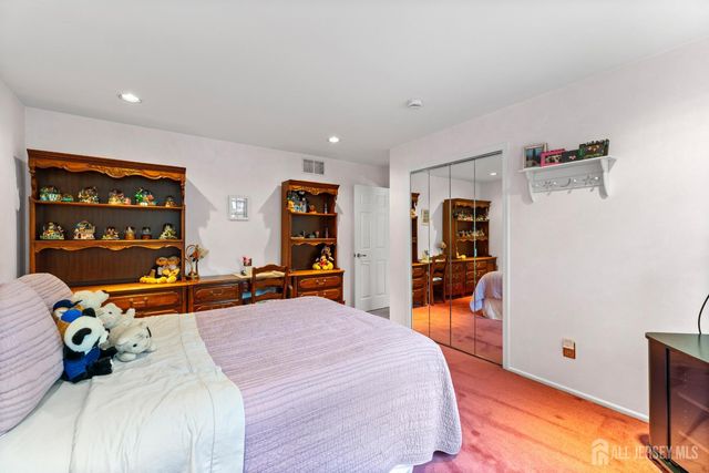 8 Willow Ridge Court, Old Bridge, NJ 08857