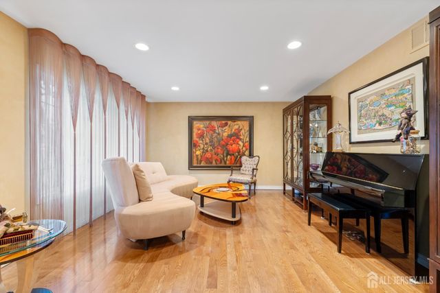 8 Willow Ridge Court, Old Bridge, NJ 08857