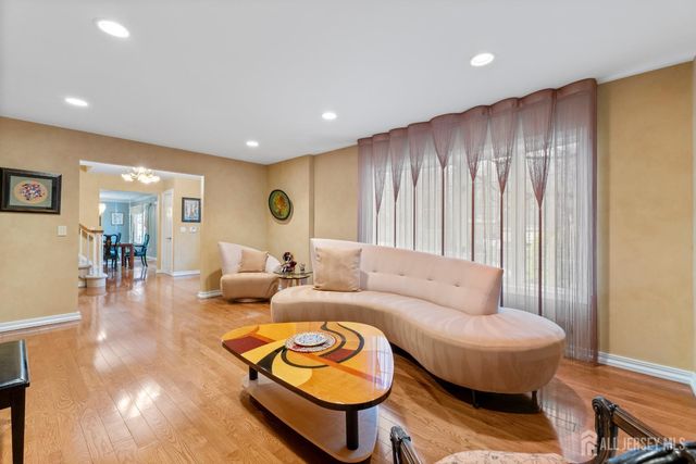 8 Willow Ridge Court, Old Bridge, NJ 08857