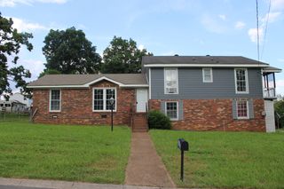 3700 Edgewater Dr, Nashville, TN 37217