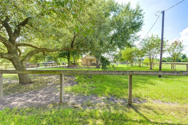 922 Agg Road, Tomball, TX 77375