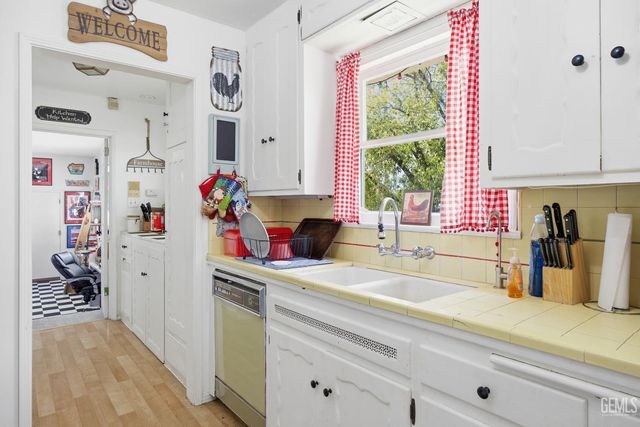 2500 Pine Street, Bakersfield, CA 93301