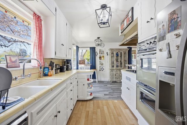 2500 Pine Street, Bakersfield, CA 93301