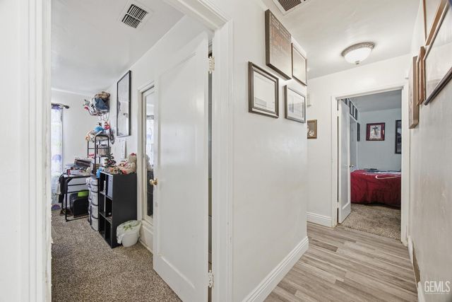 2500 Pine Street, Bakersfield, CA 93301