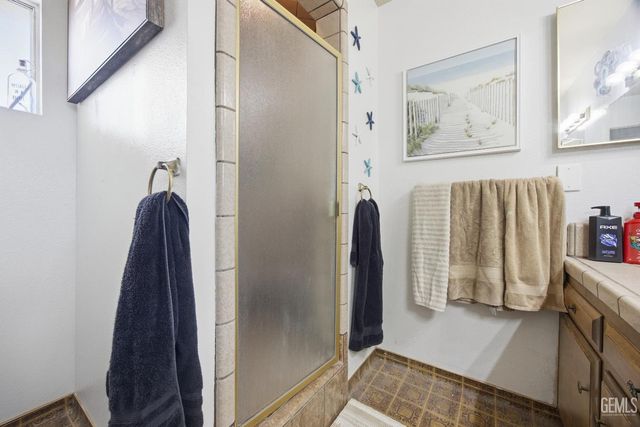 2500 Pine Street, Bakersfield, CA 93301