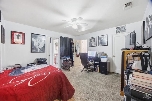 2500 Pine Street, Bakersfield, CA 93301