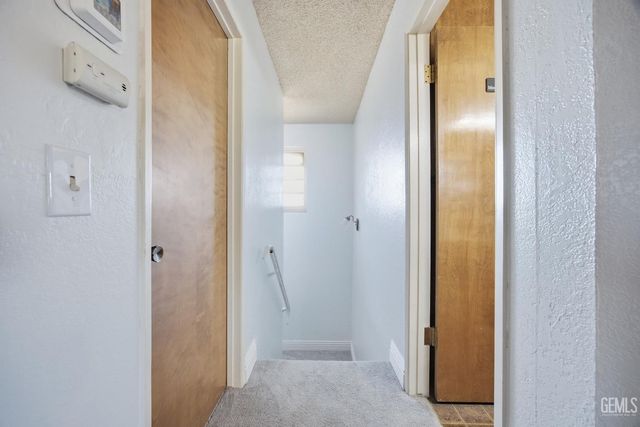 2500 Pine Street, Bakersfield, CA 93301