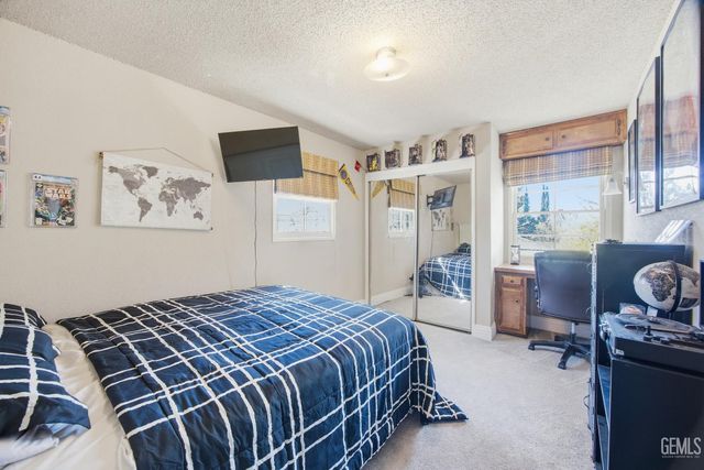 2500 Pine Street, Bakersfield, CA 93301