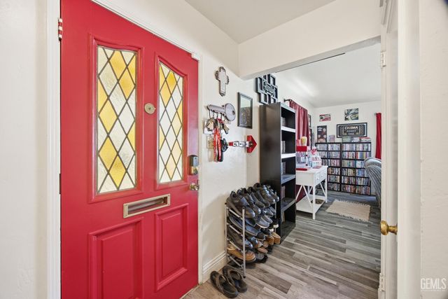 2500 Pine Street, Bakersfield, CA 93301