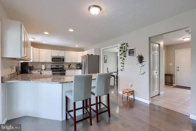 2455 BRANDYWINE LN, York, PA 17404