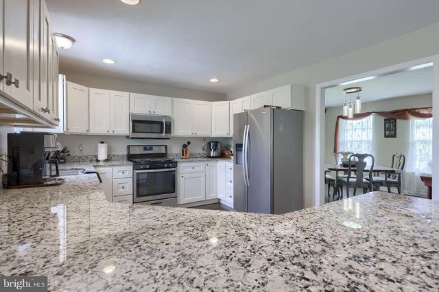 2455 BRANDYWINE LN, York, PA 17404