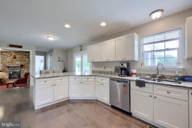 2455 BRANDYWINE LN, York, PA 17404