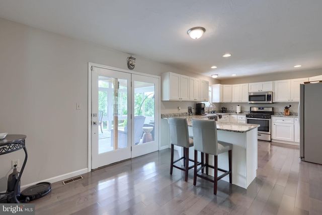 2455 BRANDYWINE LN, York, PA 17404