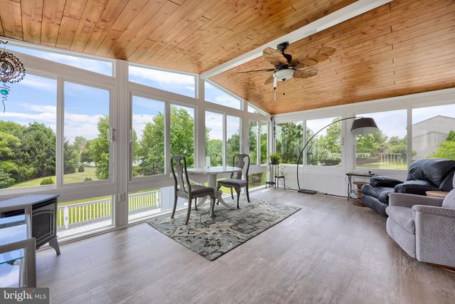 2455 BRANDYWINE LN, York, PA 17404