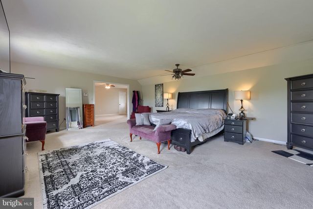 2455 BRANDYWINE LN, York, PA 17404