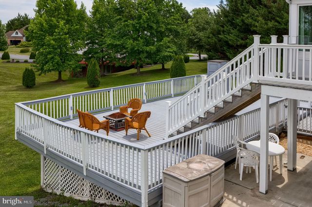 2455 BRANDYWINE LN, York, PA 17404
