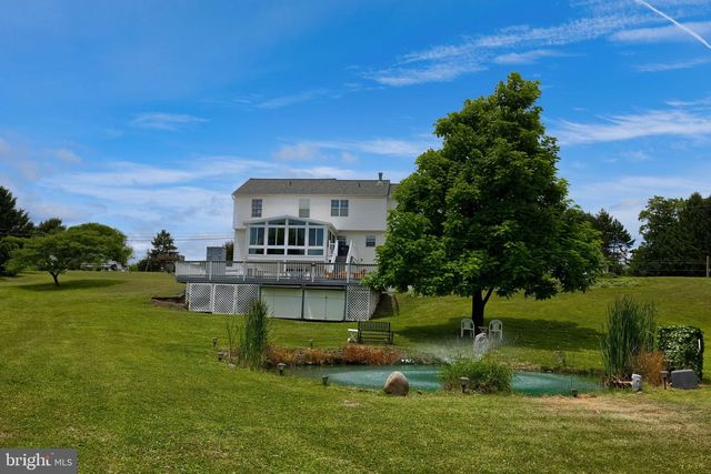 2455 BRANDYWINE LN, York, PA 17404