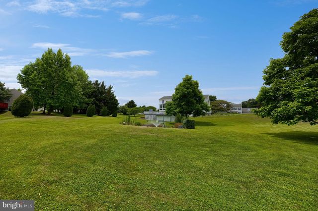 2455 BRANDYWINE LN, York, PA 17404