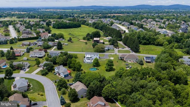 2455 BRANDYWINE LN, York, PA 17404
