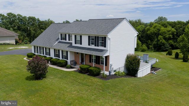 2455 BRANDYWINE LN, York, PA 17404