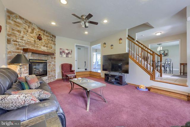2455 BRANDYWINE LN, York, PA 17404