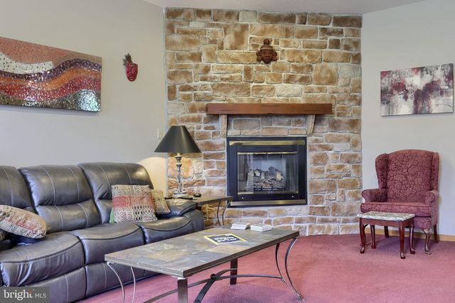 2455 BRANDYWINE LN, York, PA 17404