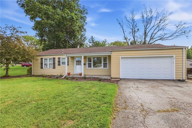 8519 W 69th Terrace, Overland Park, KS 66204