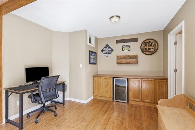 8519 W 69th Terrace, Overland Park, KS 66204