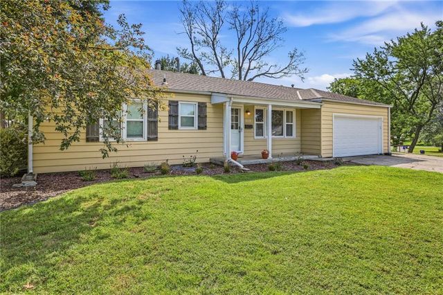 8519 W 69th Terrace, Overland Park, KS 66204