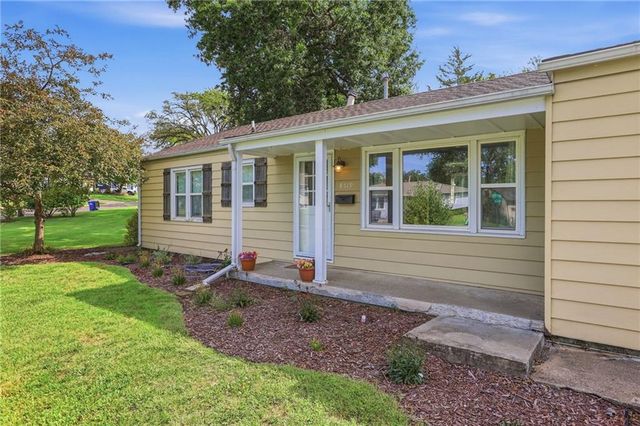 8519 W 69th Terrace, Overland Park, KS 66204