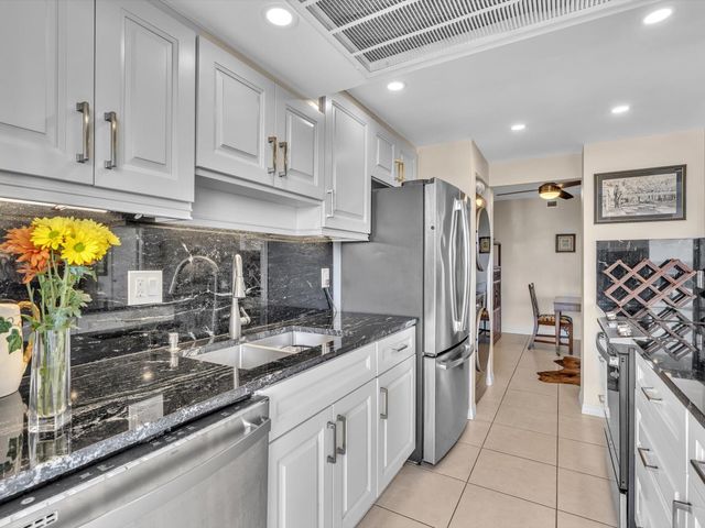 2841 N Ocean Boulevard 1708, Fort Lauderdale, FL 33308
