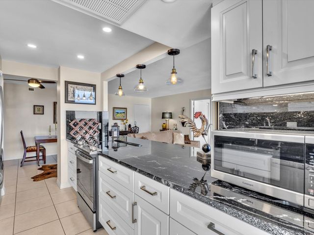 2841 N Ocean Boulevard 1708, Fort Lauderdale, FL 33308