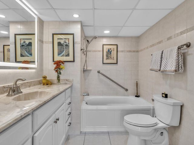 2841 N Ocean Boulevard 1708, Fort Lauderdale, FL 33308