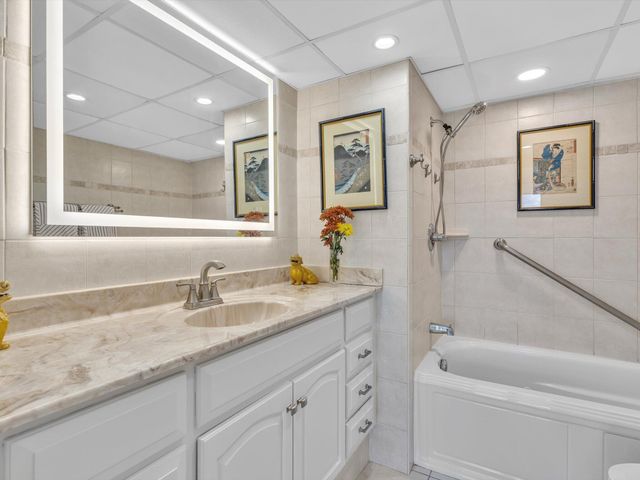 2841 N Ocean Boulevard 1708, Fort Lauderdale, FL 33308