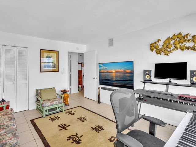 2841 N Ocean Boulevard 1708, Fort Lauderdale, FL 33308