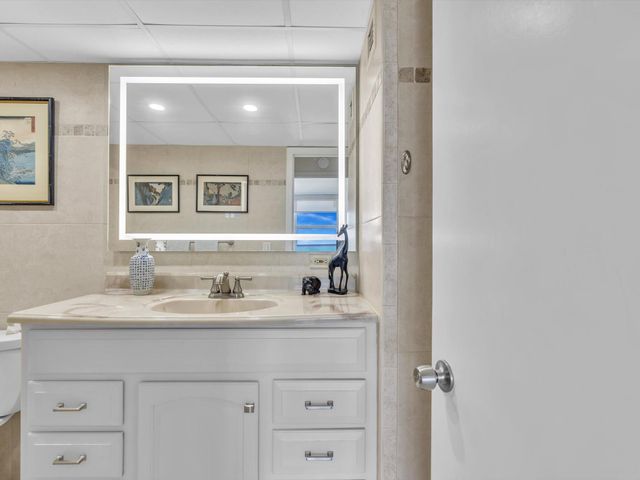 2841 N Ocean Boulevard 1708, Fort Lauderdale, FL 33308