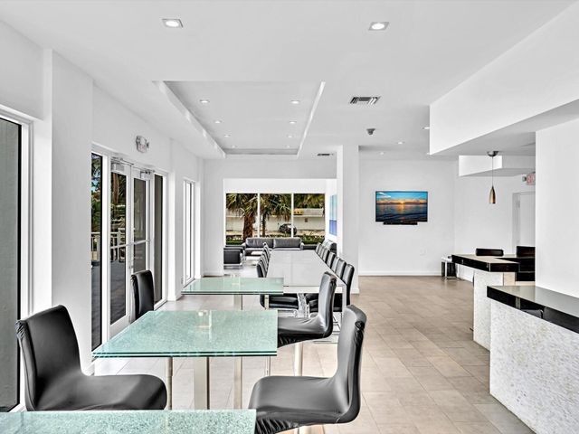 2841 N Ocean Boulevard 1708, Fort Lauderdale, FL 33308