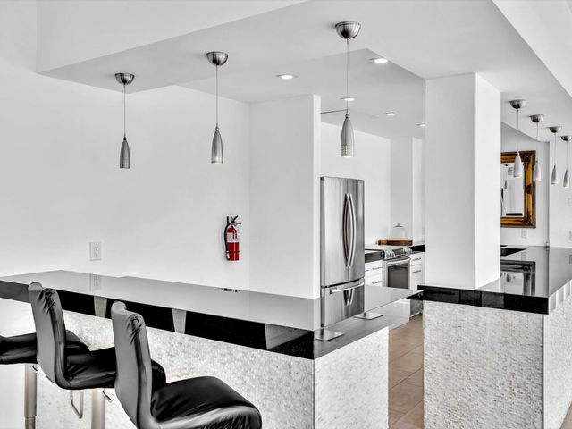 2841 N Ocean Boulevard 1708, Fort Lauderdale, FL 33308