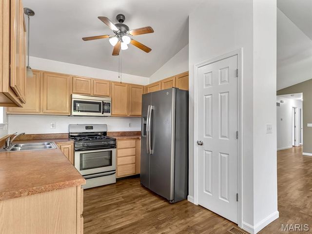 145 Pine Hollow Lane, Collinsville, IL 62234