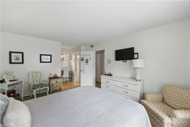 5600 Landfall DR # 102, Virginia Beach, VA 23462